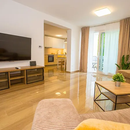 Riva Parenzo Apartment *